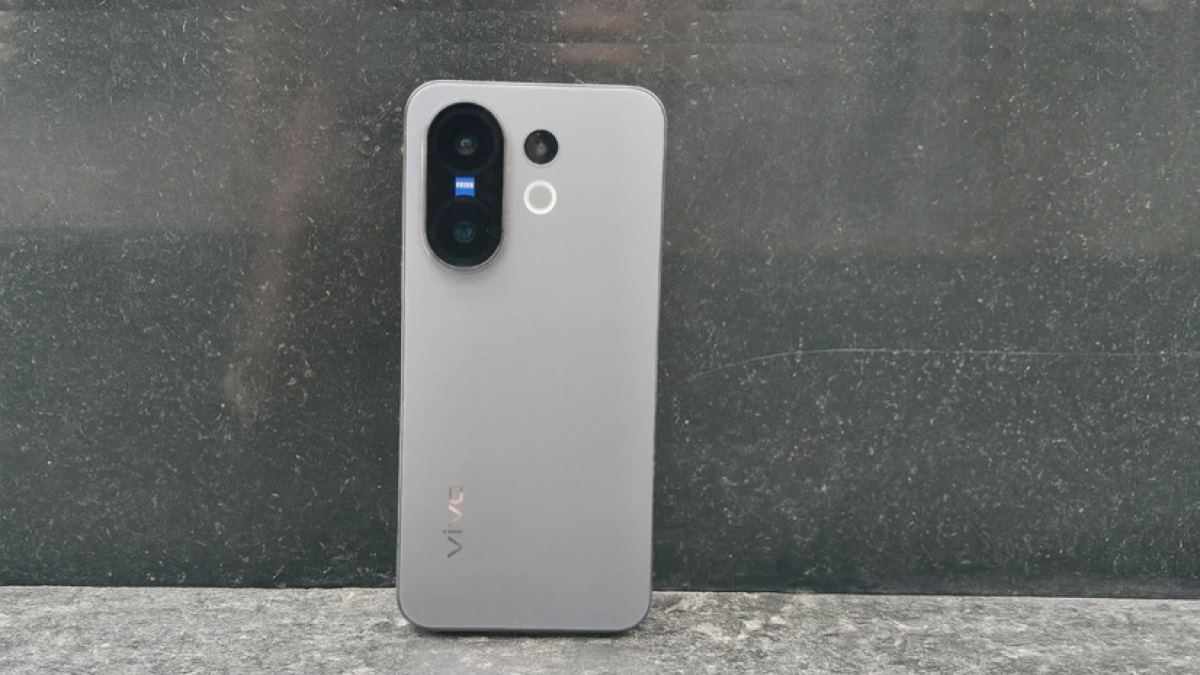 ویوو ایکس 300 اف ای در مسیر رونمایی گواهینامه دریافت کرد